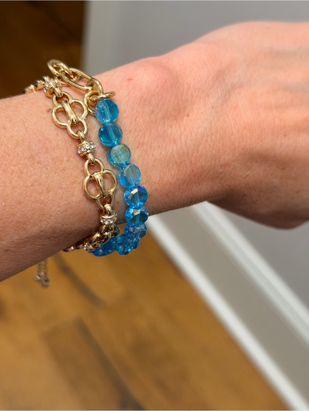 Bomb Party NWOT! Gold Link and Blue Crystal Beaded Bracelet Set - Picture 5 of 5